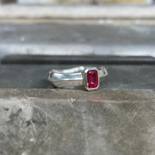 voider ring with padparadscha sapphire *SAMPLE SALE*