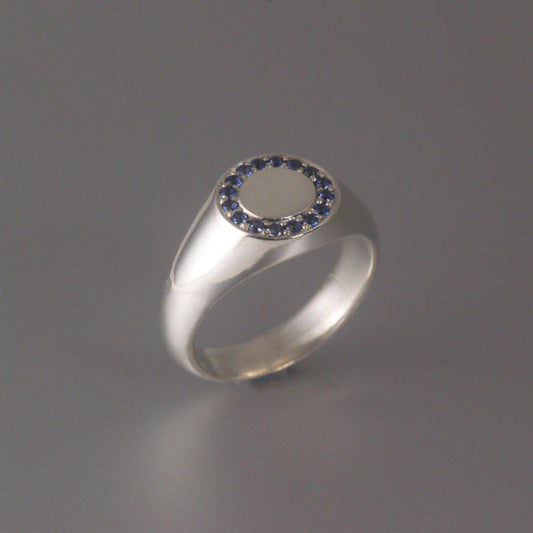 sapphire halo signet