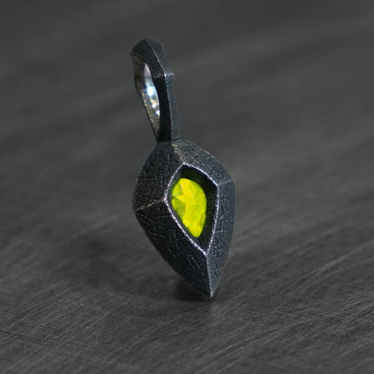 ultra-garnet shield amulet